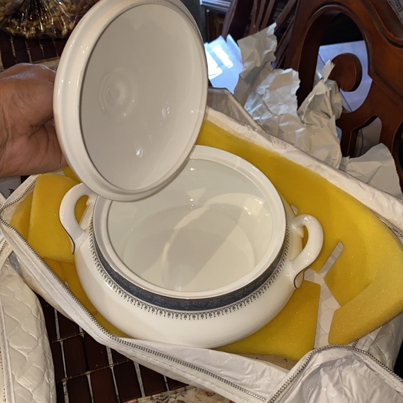 Antique Royal Doulton Sherbrooke H.5009 English Bone China S 12 mint condition - Picture 7 of 13